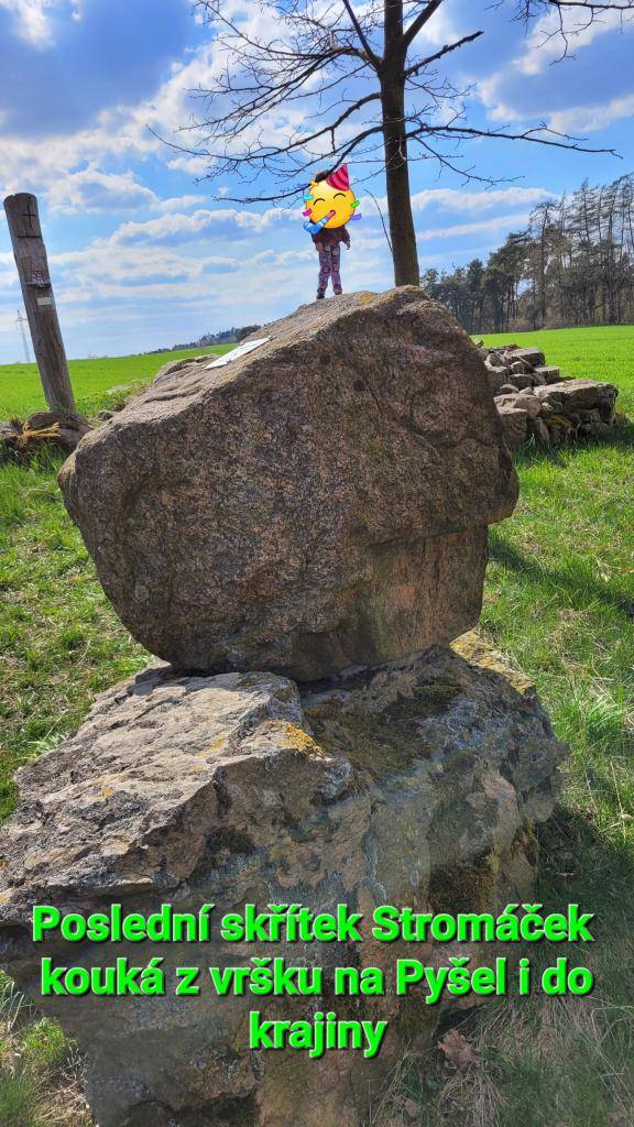 Poslední schovaný skřítek Stromáček.  Vydejte se ho hledat,  není daleko.  Nezapomeňte odevzdat  soutěžní karty do středy na obecní úřad v Pyšele,  abychom je mohli ve čtvrtek odměnit.