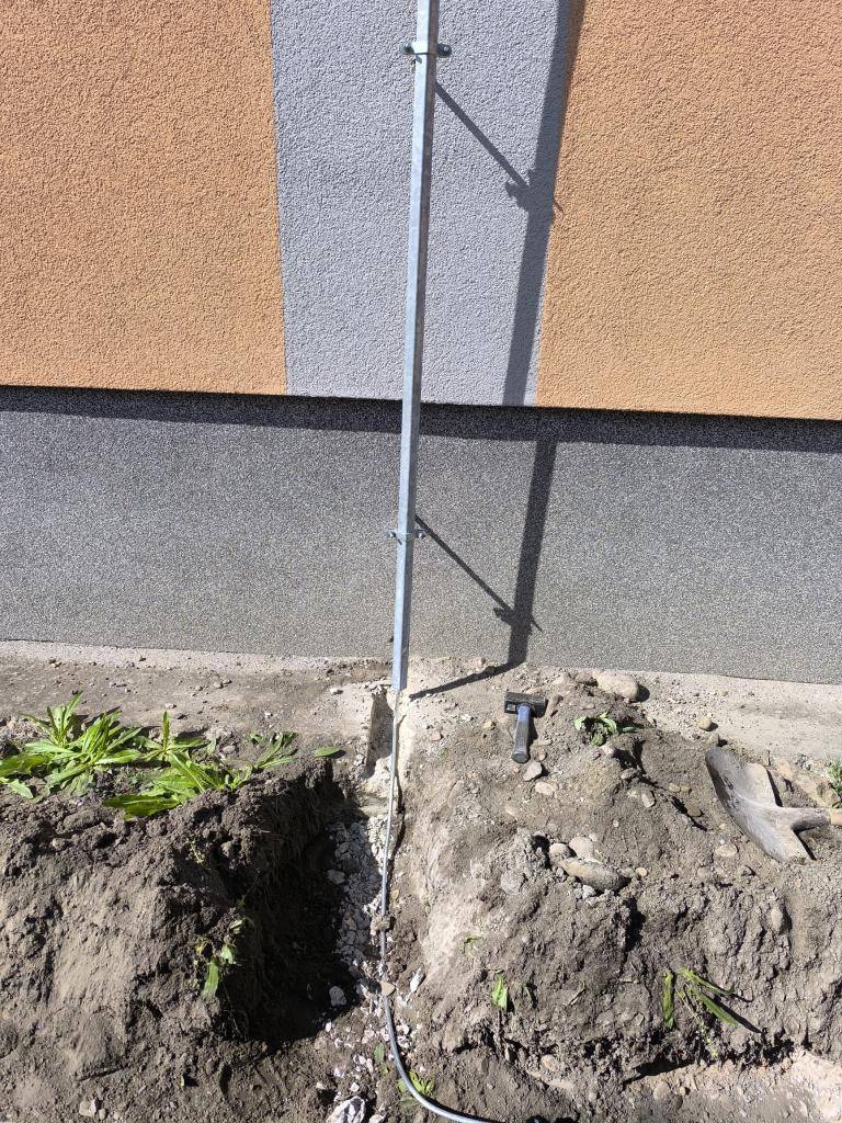 V dňoch od 7. do 14. apríla 2025 prebehla rekonštrukcia bleskozvodov na budovách Základnej školy v Malcove. Táto akcia bola vykonaná z dôvodu havarijného stavu na zabezpečenie väčšej ochranu budov pred bleskami.