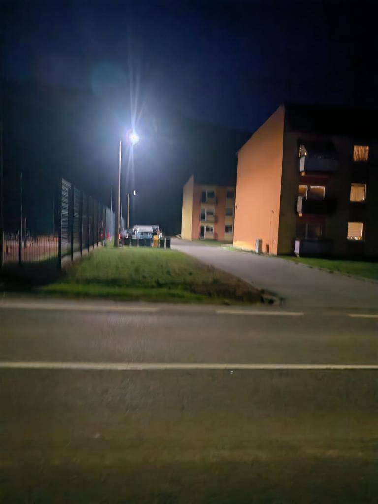 V obci sa vylepšilo verejné osvetlenie pri nájomných bytoch v b.j. č. 357 a 362. Tým sa zvýšila bezpečnosť obyvateľov a celková atmosféra v okolí bytov. Očakáva sa pozitívny dopad na kvalitu života v tejto lokalite.