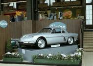 Třebaže Rédélé těsně spolupracoval s Renaultem, míval na autosalónech vlastní expozici, a to až do roku 1971, kdy jeho firmu kompletně převzal Renault