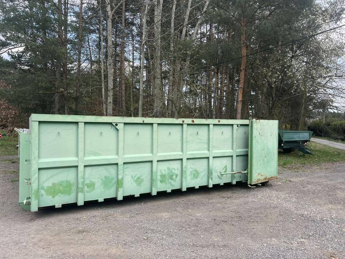 Umístění kontejneru na bioodpad u hřiště