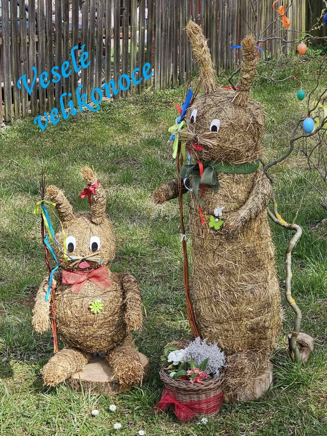 Radostné velikonoční svátky plné pohody, lásky a krásných chvil strávených s rodinou. Ať vám přinesou spoustu štěstí, zdraví a úsměvů na tváři.