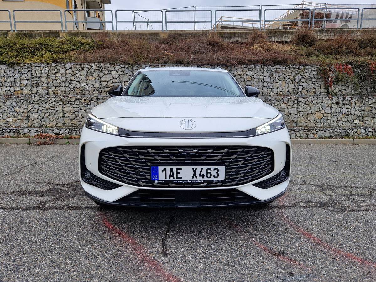 MG HS zamířilo loni na podzim do Česka ve druhé generaci. Posun je přitom vidět více než generační.