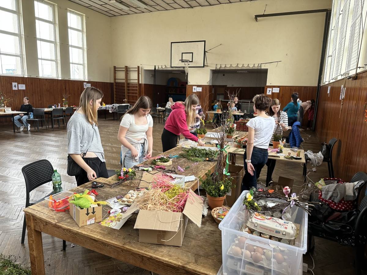 Tradiční velikonoční dílna se v tuněchodské sokolovně uskutečnila v neděli 13.4. 2025.