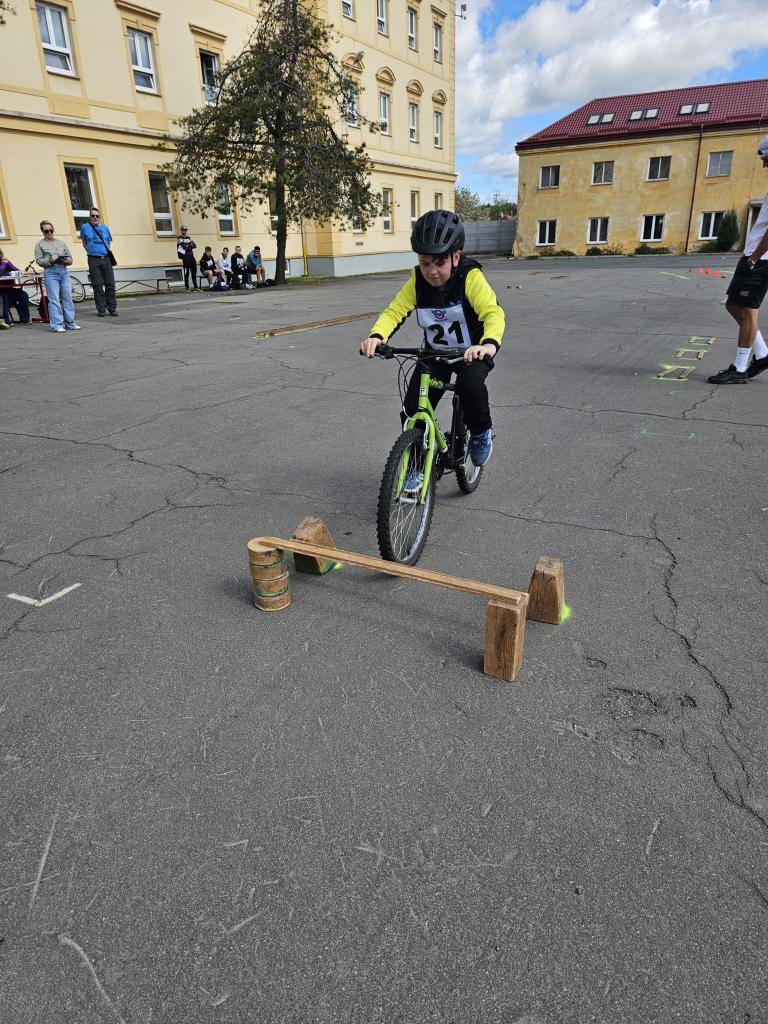 Děkujeme všem žákům za reprezentaci školy. Některé disciplíny byly nad jejich síly, ale i tak byli skvělí.