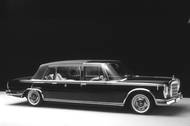 Speciální landaulet na bázi Mercedesu-Benz W100 převzal Svatý otec jako dar automobilky Daimler-Benz. Později byl vrácen továrně a dnes je součástí kolekce slavných vozů s třícípou hvězdou