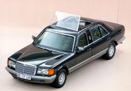 Jedinečný 500 SEL ve speciálním prodlouženém provedení znamenal pokračování řady přepychových mercedesů, kterou započal někdejší Nürburg