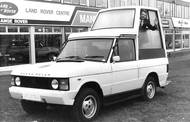 Range Rover „State Car“ vznikl v roce 1982 ve dvou exemplářích u příležitosti návštěvy Jana Pavla II. ve Velké Británii. Jeden vůz se dochoval v soukromé kolekci
