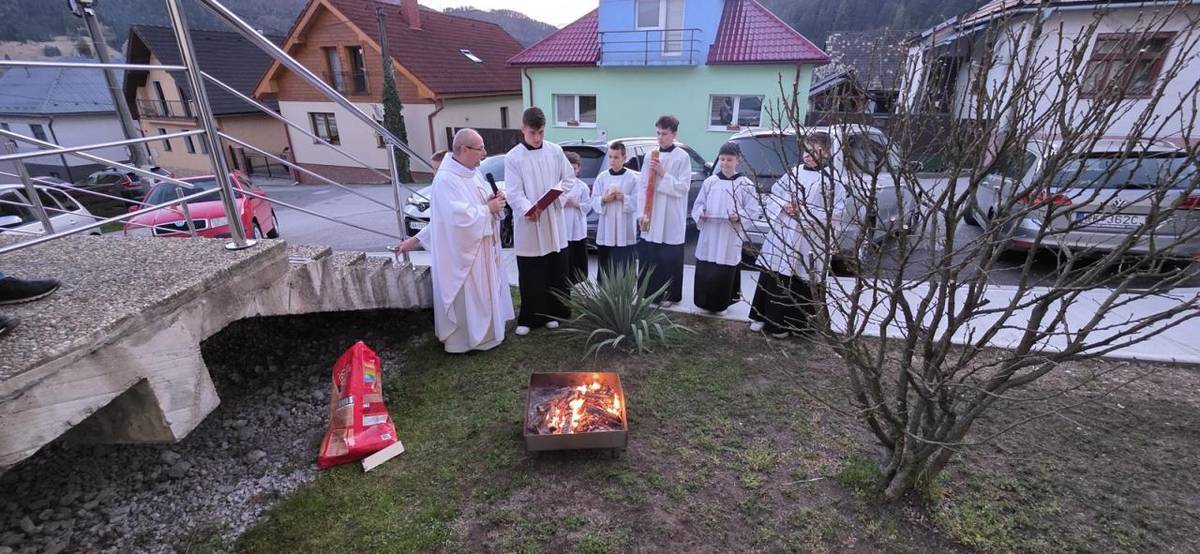 Fotografie zo slávnosti Veľkonočnej vigílie - Biela Sobota 2025
