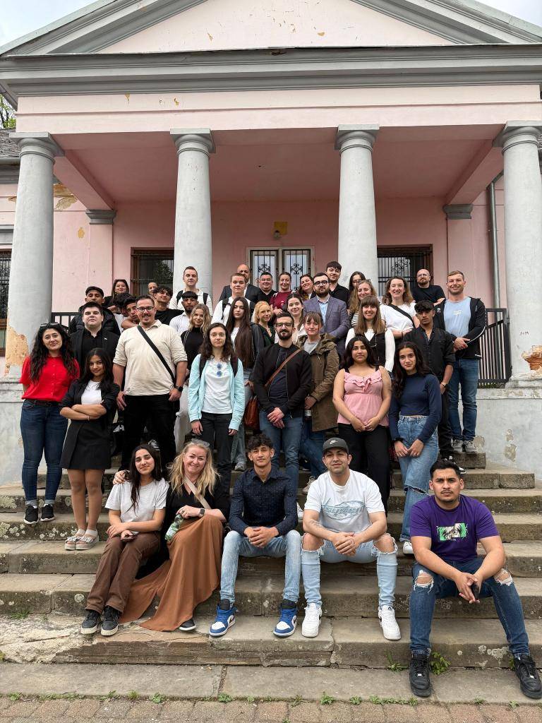 Naše Centrum mládeže včera hosťovalo účastníkov medzinárodnej študijnej návštevy "“Sustainable Local Youth Work”- a unique study visit powered by Europe Goes Local & Democracy Reloading".