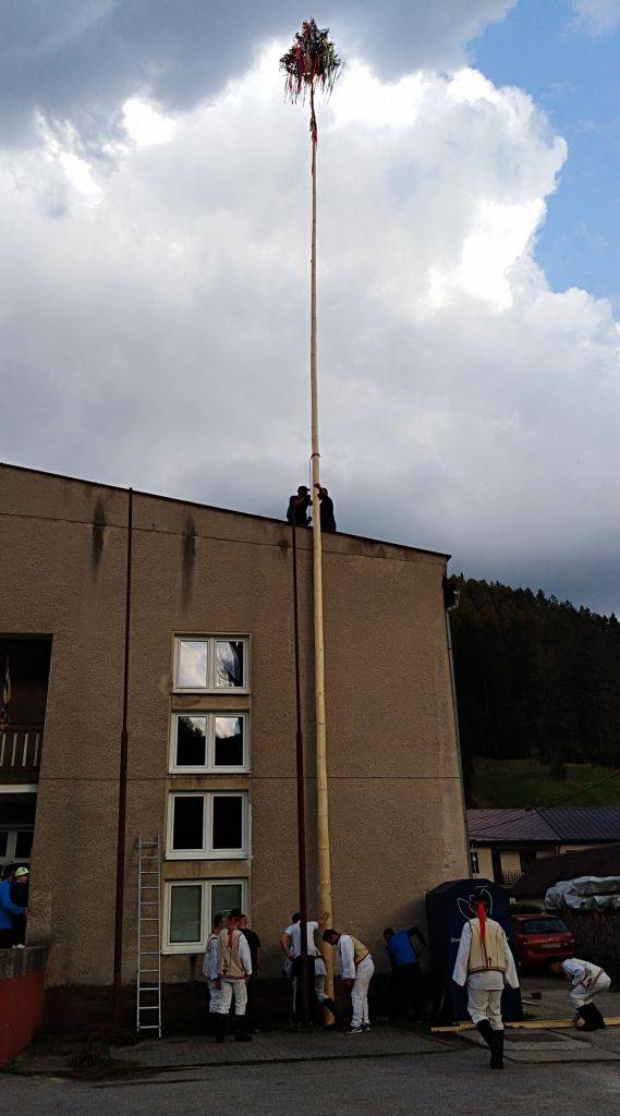 Stavanie mája  30.4.2025  18:00 hod