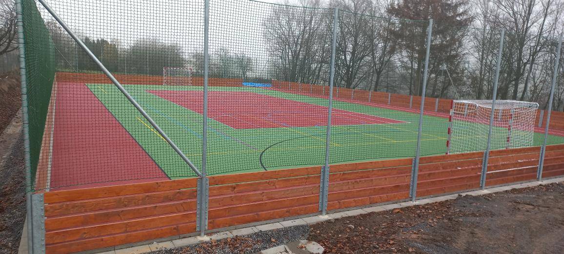 V roce 2024 bylo pod Základní školou v Bavorově realizována dlouho očekávaná stavba víceúčelového hřiště.