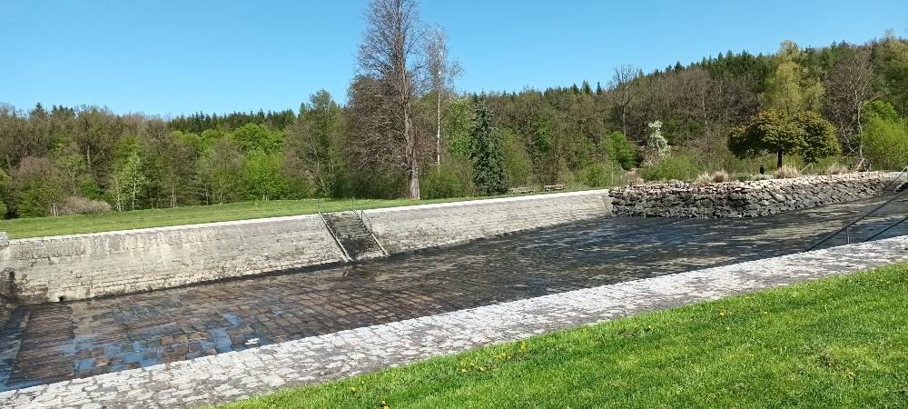 Čištění koupaliště 26.4.2025