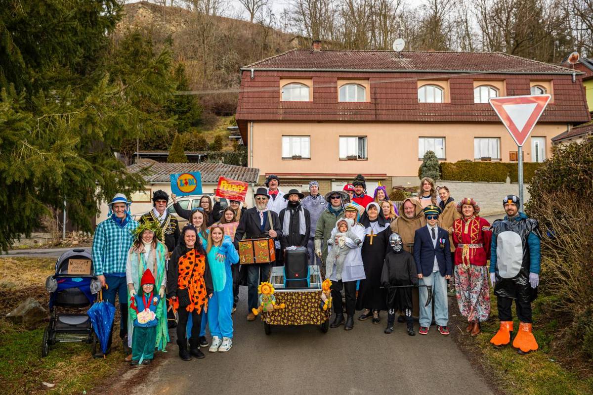 Masoputní průvod v Dolní Bělé má dlouholetou tradici. Ten letošní se konal první březnovou sobotu před Popeleční středou, takže si všichni mohli užít nezkrácené období předvelikonočního půstu.