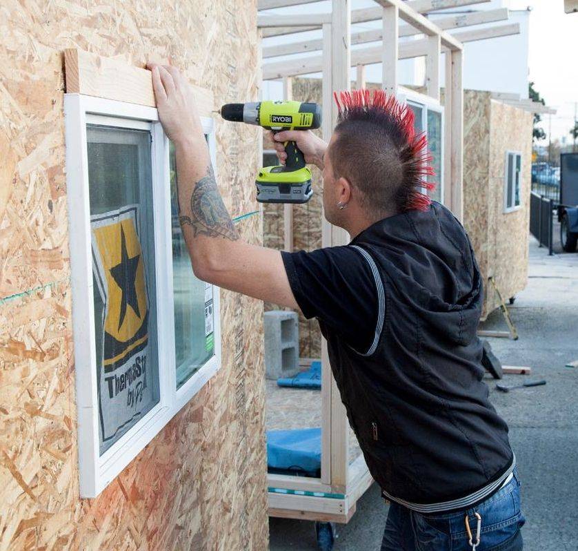 Výroba jede na plné obrátky.