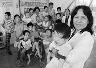 Handicapované děti ve Vietnamu, většina z nich jsou oběti chemické sloučeniny Agent Orange