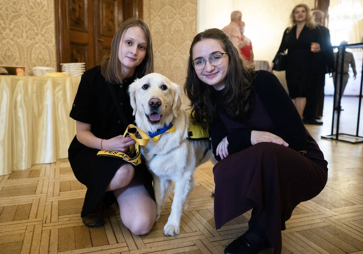 Ema Horáková (vlevo) se psem Tobym