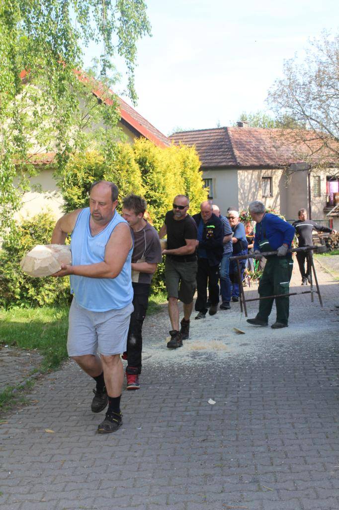 Stavění velké máje