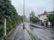 Straka zde před čtyřmi dekádami napadl 54letou Vlastu Š. Chtěl ji uškrtit, ale zločin se mu nepodařilo dokonat. Žena se však z útoku nikdy nevzpamatovala a o dva roky později zemřela.