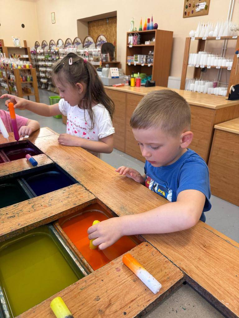 Seznámením s postupem výroby svíček