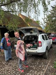Převoz zajištěn spolehlivými pomocníky.