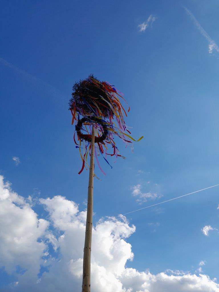 Tradiční místo, tradiční průběh, tradiční sestava "stavěčů".