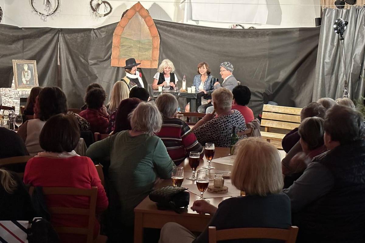 Divadelní spolek Lumír a jeho autorský muzikál "Sejšov" aneb láska vrátí čas pobavila mnohé diváky v KD Drahouš 03. 05. 2025