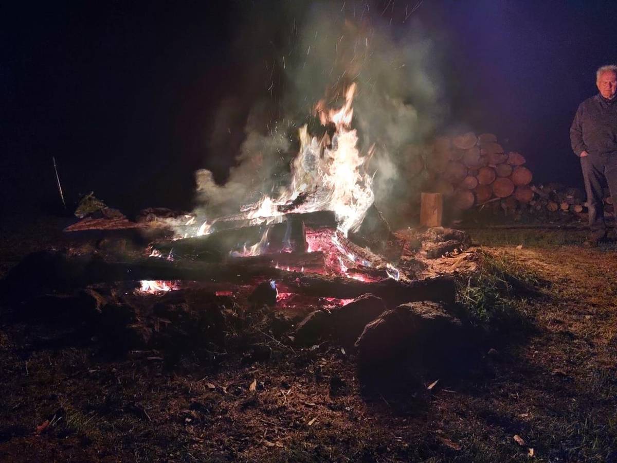 Dne 30.4.2025 v 16:00 hodin v místě Na červené v Třeboci, se uskutečnilo pálení čarodejnic, občerstvení zajištěno T. Šlégrem z naší hospůdky, k poslechu zahrál O. Hájek, všem aktérům a hasičům patří poděkování za dobře zorganizovanou akci, za obec Lukáš Oulický.