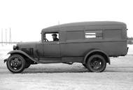 Podle typické boční linie velkého furgonu klasický americký skříňový Ford, ve skutečnosti GAZ 55. Ambulance mohly být částečně prosklené nebo uzavřené