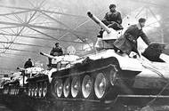 Dnes si zřejmě těžko dovedeme představit poměry, za nichž vznikaly tisíce tanků T-34. Stroje odjížděly přímo na frontu…