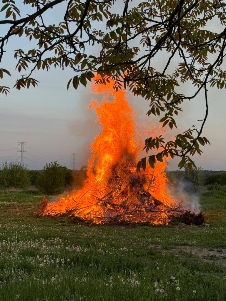 Fotogalerie z tradičního pálení čarodějnic.