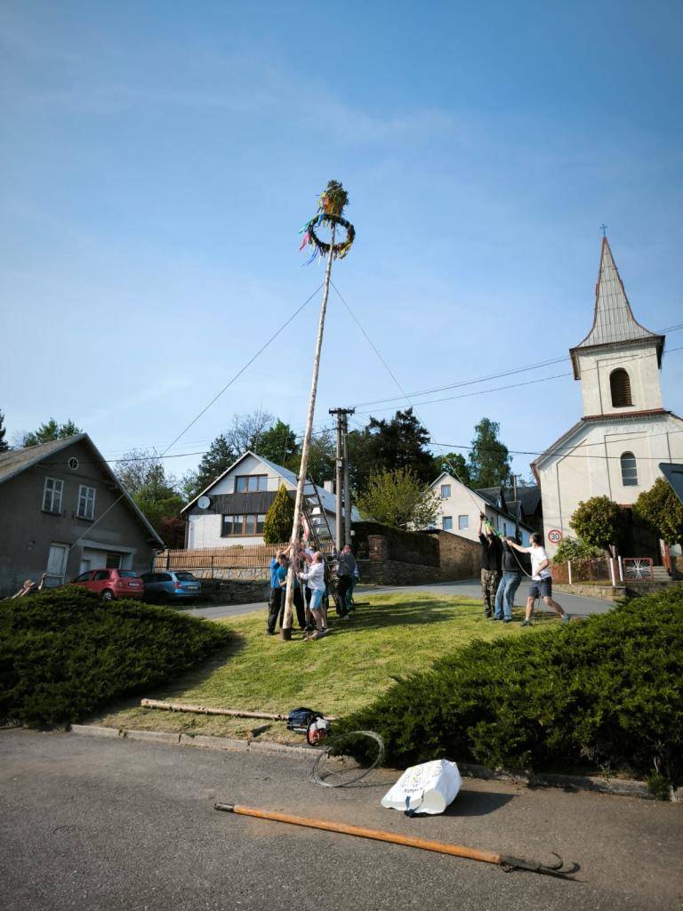 Stavění májky na Mladecku s následnou zábavou 30.4.2025