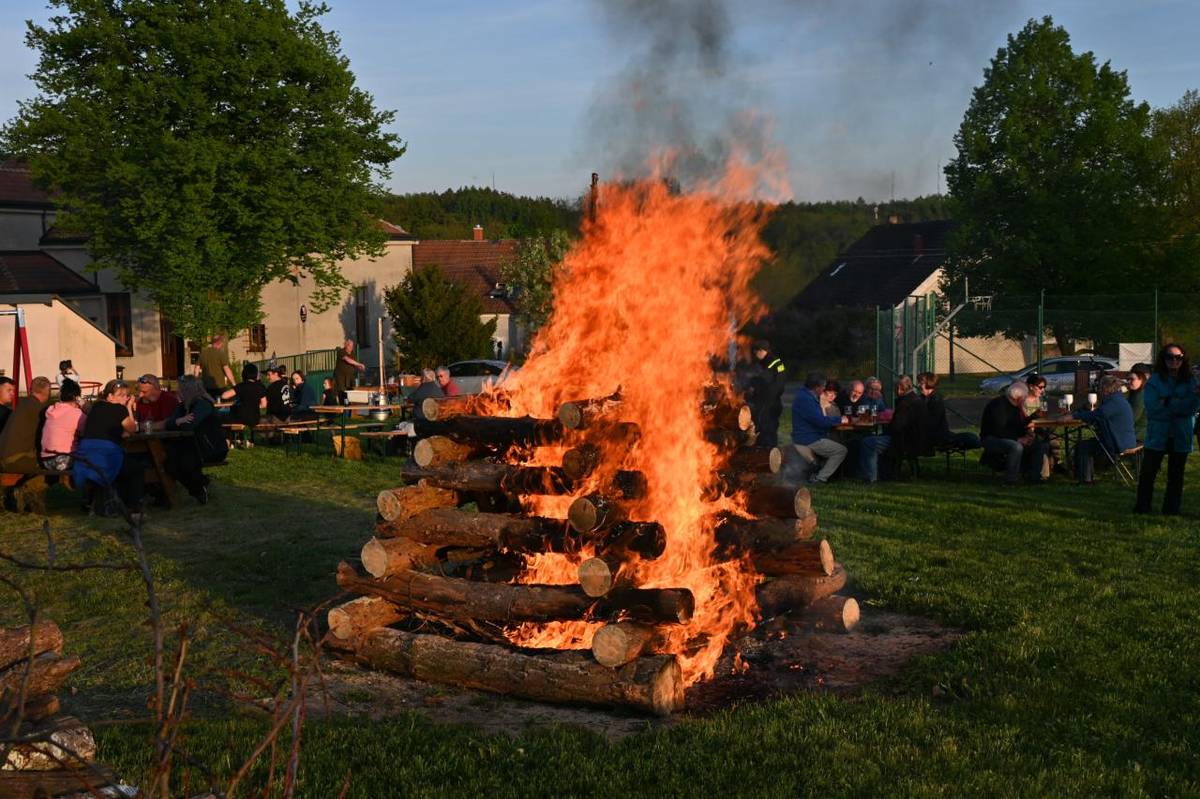 každoroční pálení čarodějnic