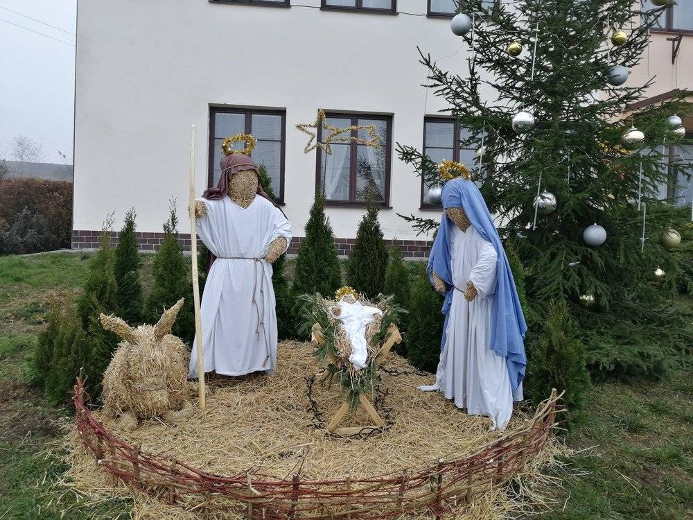 Adventní výzdoba v Holubicích