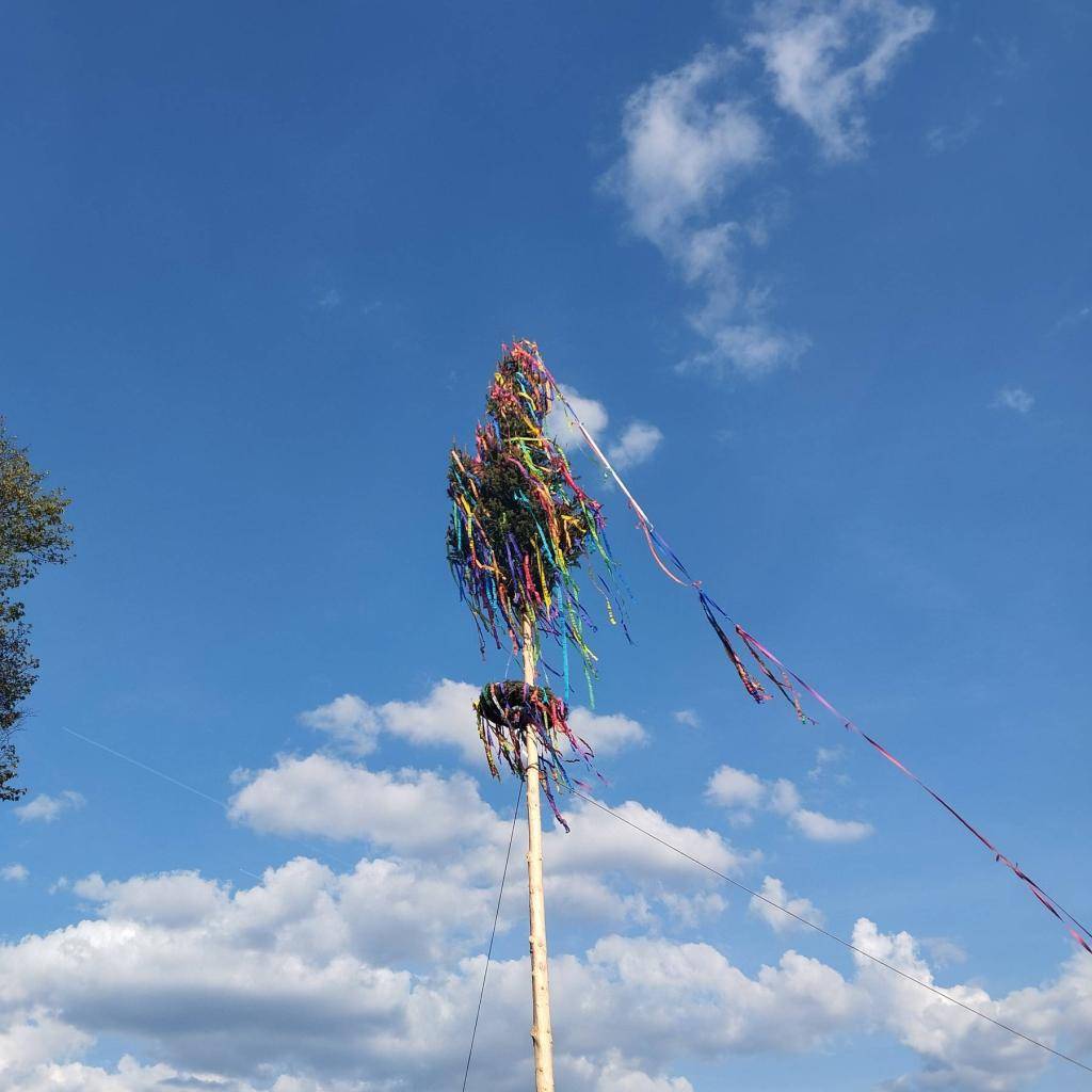 Když se všichni sejdeme u máje, ohně, vuřtů a piva