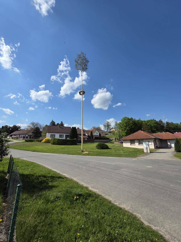 Stavění máje a pálení čarodějnic 2025