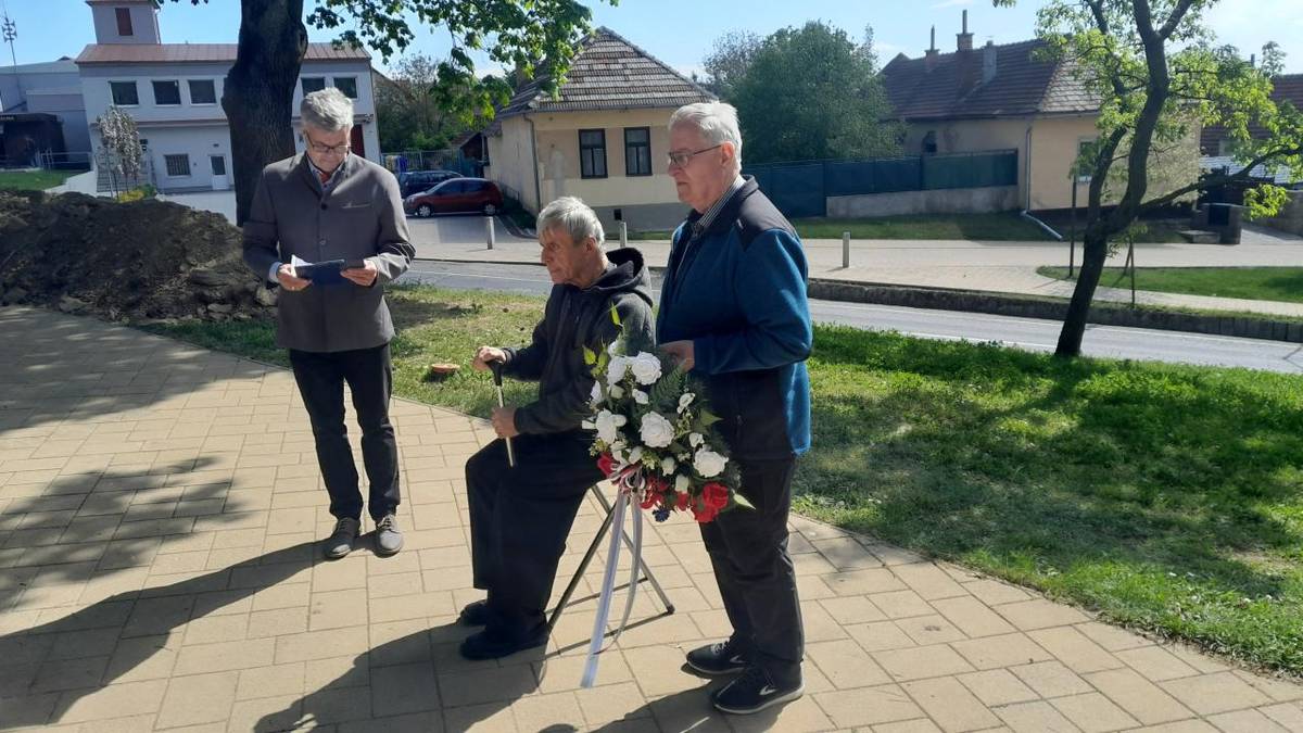Kladenie venca pri príležitosti 80. výročia víťazstva nad fašizmom