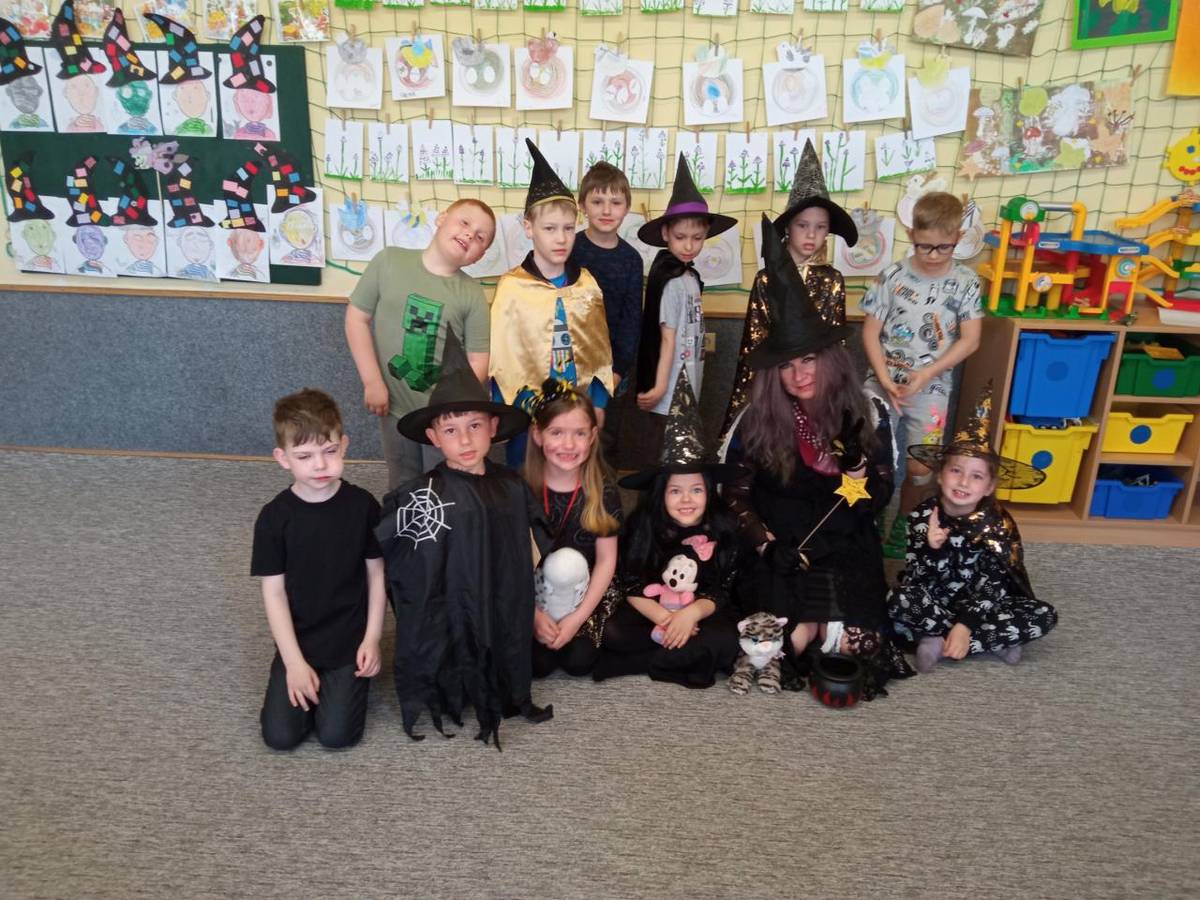 Ve středu 30. 4. měly děti z přípravné třídy čarodějnický den a moc si ho užily.