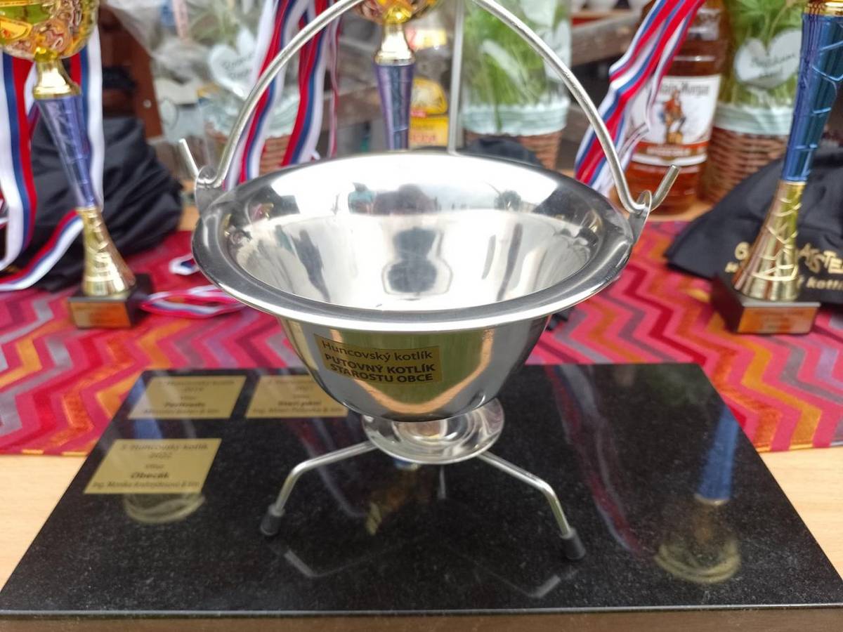 V sobotu 26.8.2023 sa v areáli ZŠ Huncovce konal  štvrtý ročník súťaže Huncovský kotlík. Do súťaže sa zapojilo 9. družstiev.