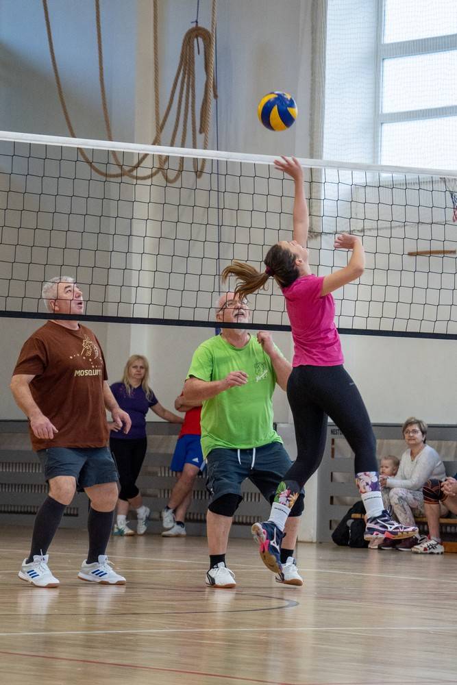 V sobotu 07. januára 2023 o 9:00 sa v telocvični ZŠ uskutočnil vianočný volejbalový turnaj.