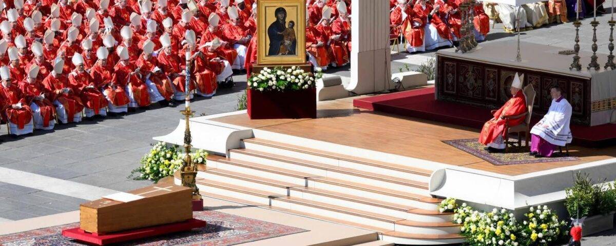 Pápež František, 266. hlava katolíckej cirkvi, zomrel na Veľkonočný pondelok 21. 04. 2025. V úrade bol od roku 2013.