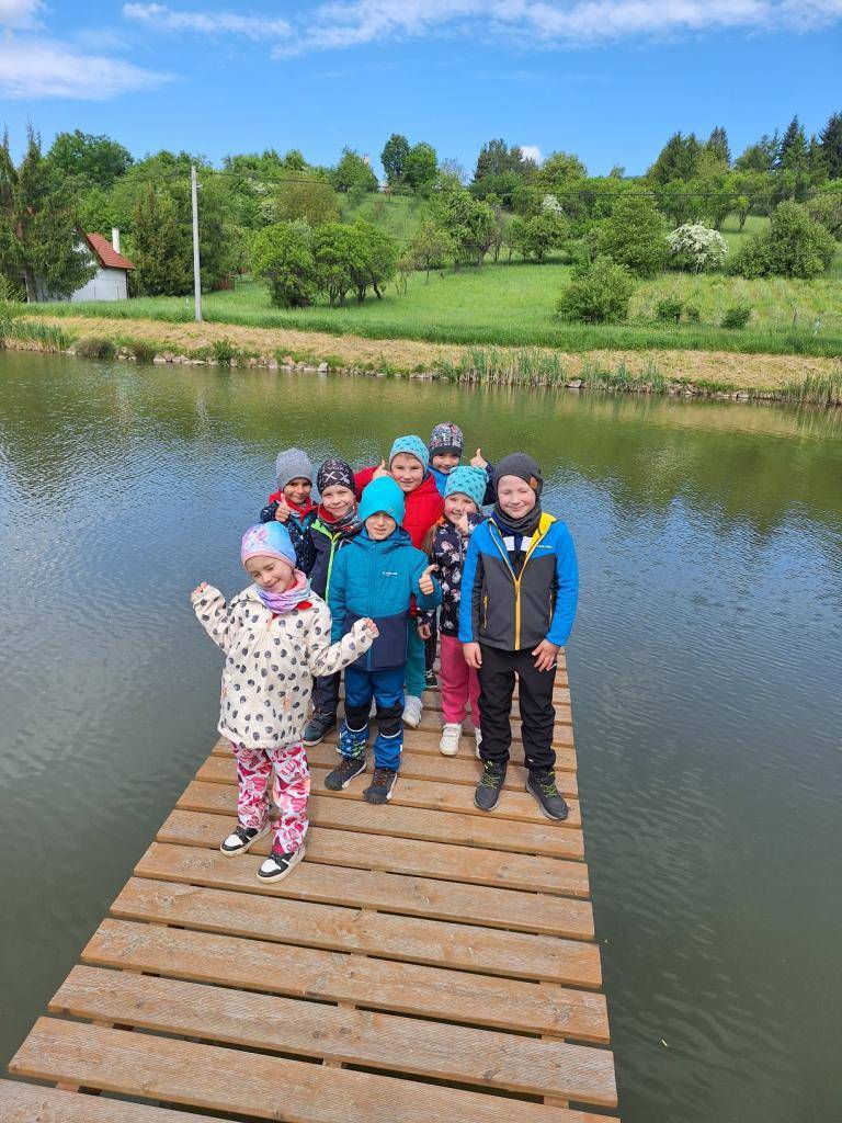 Dnes si námořníci vyzkoušeli lovení ryb a záchranu topících se kamarádů. Všichni uspěli a získali tak další díl mapy k pokladu.