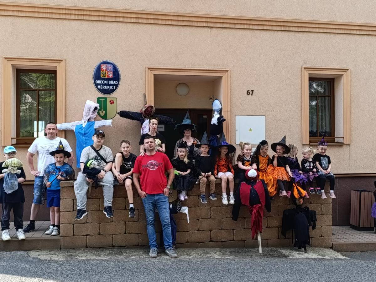 Obec Měrunice pořádala dne 30.4.2025 pálení čarodějnic.