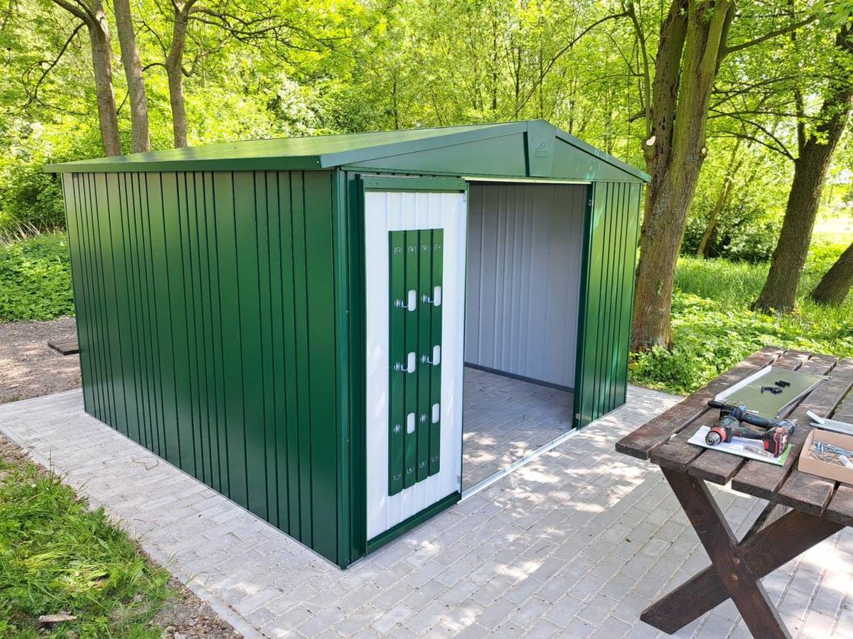 Co se děje ve Stochově