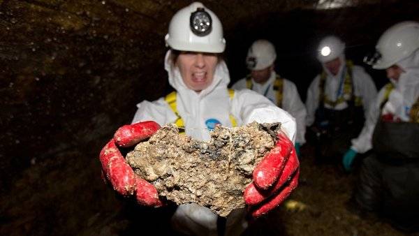 V návaznosti na častý výskyt poruch přečerpávacíá stanice vyzýváme všechny občany k obeztřetnosti v tom, co do kanalizace vypouší. Vlhčené ubrousky není rozložitelný materiál jako např. toaletní papír. Prosím neházejte žádné textilní materiály do kanalizace! Děkuji za pochopení