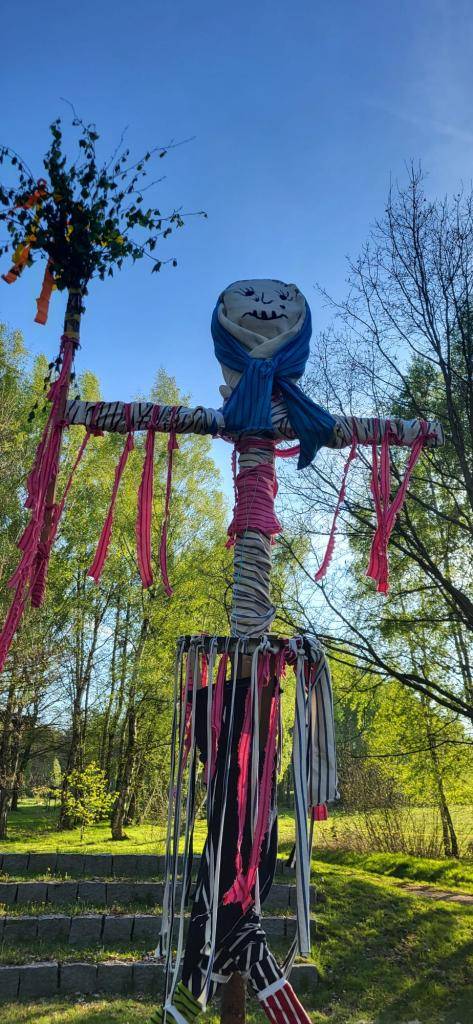 30.dubna proběhla tradiční akce Pálení čarodějnic u nás v Josefově u komunitního centra.