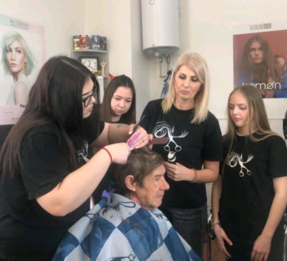 Oznamujeme občanom, že dňa 16. mája 2025, piatok v čase od 8:30 hod. do 12:00 hod. budú študenti kaderníctva pod vedením Andrey Mikovej Losonskej poskytovať kadernícke služby v miestnom klube dôchodcov