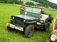 Willys MB se stal i poválečnou legendou. Také u nás jsou známé případy, kdy se jako cenné dědictví předával z generace na generaci. Vůz na snímku parkoval pod horou Blaník při veteránském setkání v roce 2017