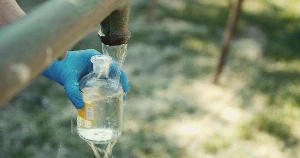 Firma Vodak Humpolec nabízí rozbory vody z individuálního zdroje (studna, vrt) pro občany. Provádí také rozbory odpadních vod z Vaší domovní čistírny. Tel.: 565 533 150, laborator@vodakhu.cz