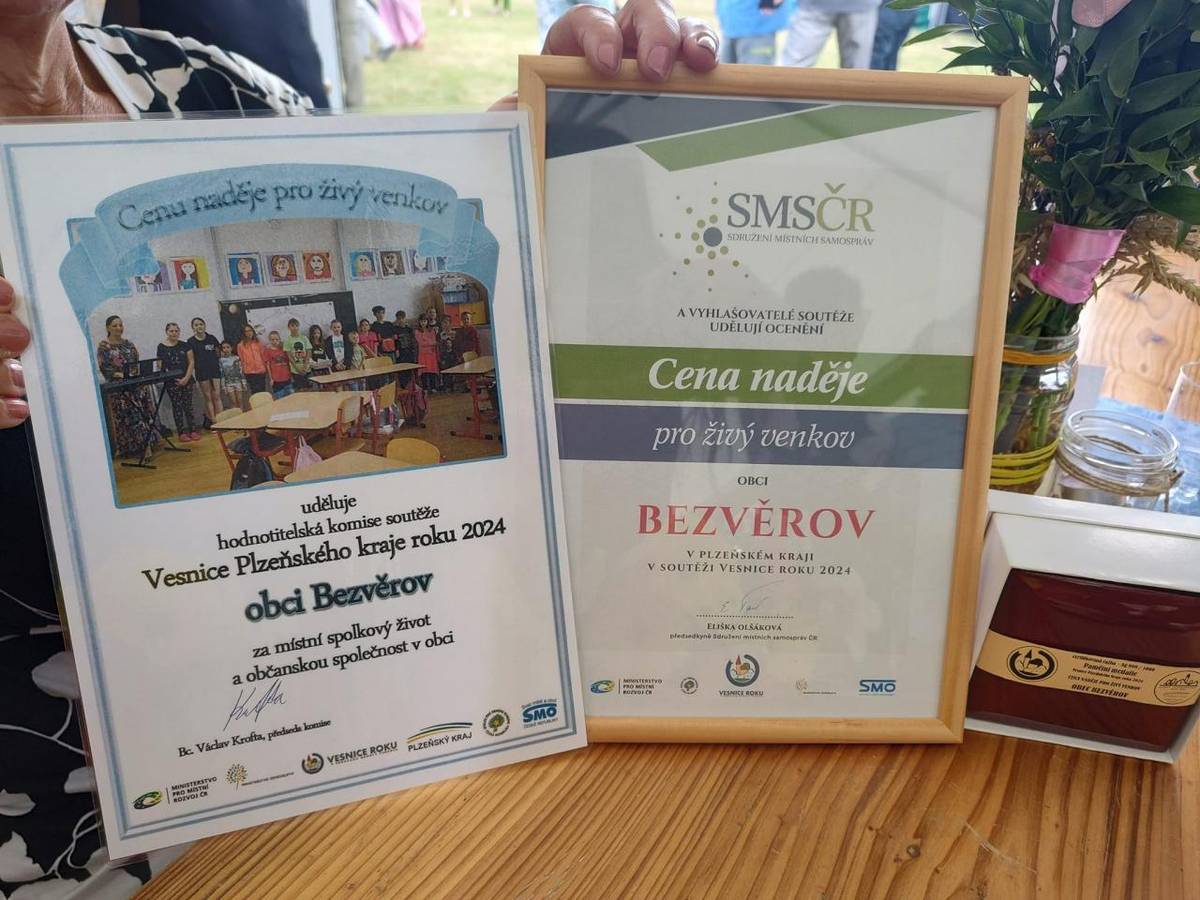 Obec Bezvěrov získala v roce 2024 ocenění Cena naděje pro živý venkov a ocenění bylo předáno starostce obce Janě Petrů v Mrtníku. Cenu získal i pan František Lauber, rodák z Bezvěrova za vybudování muzejní sbírky o historii obce Bezvěrov.